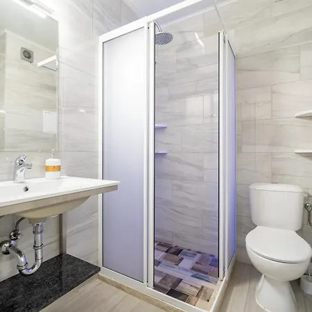 Wow For Rent - Bul Montevideo 25a - B Aparthotel Sofia