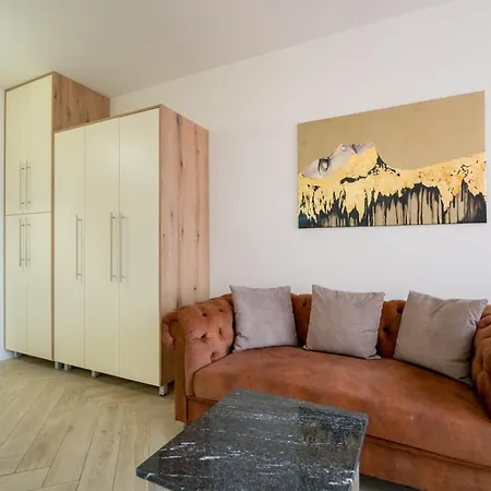 Wow For Rent - Bul Montevideo 25a - B 3* Sofia