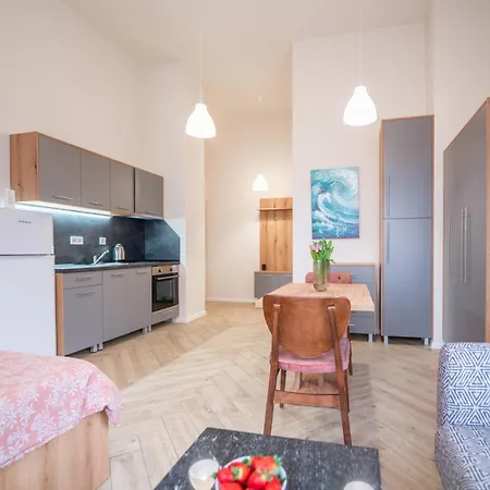 Wow For Rent - Bul Montevideo 25a - B 3* Sofia