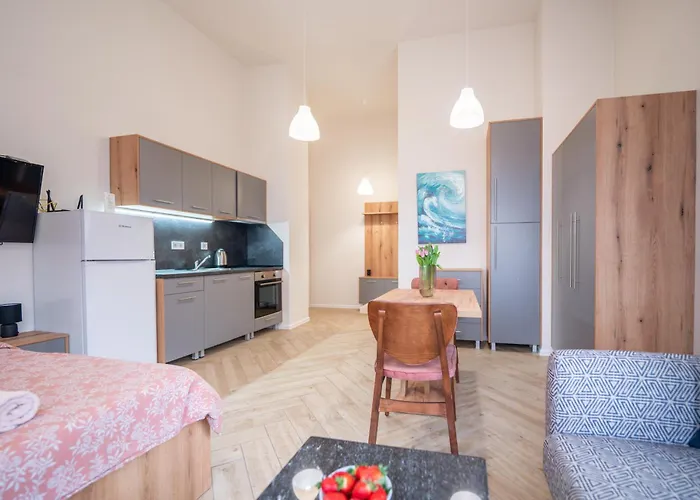 Wow For Rent - Bul Montevideo 25a - B 3* Sofia