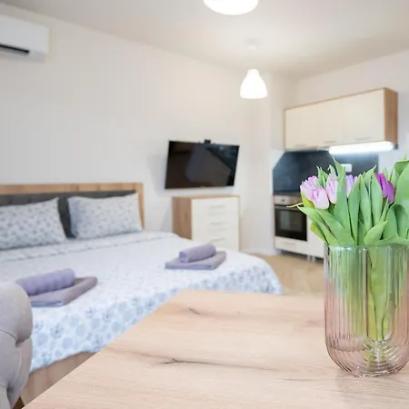 Aparthotel Wow For Rent - Bul Montevideo 25a - B 3*