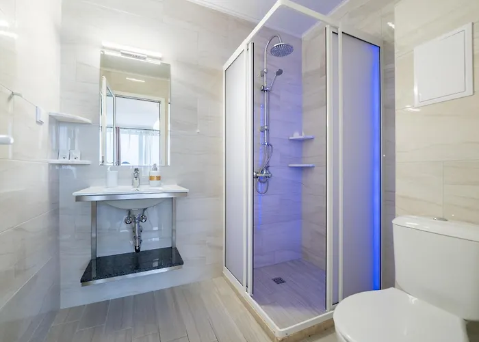 Апартхотел Wow For Rent - Bul Montevideo 25a - B 3*