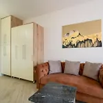 Wow For Rent - Bul Montevideo 25a - B 3* Sofia